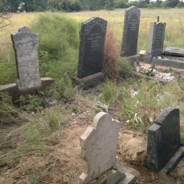 Gauteng, PRETORIA district, Midrand, Diepsloot 388, farm cemetery_2