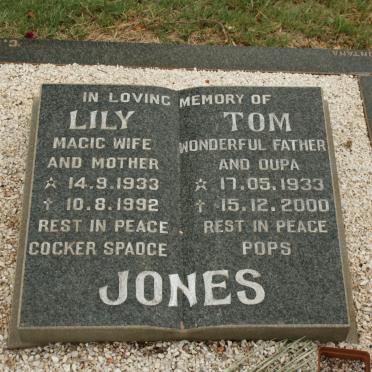 JONES Tom 1933-2000 &amp; Lily 1933-1992