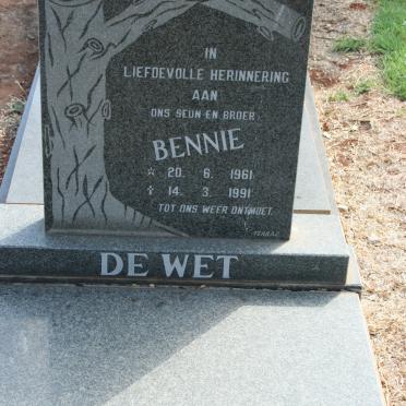 WET Bennie, de 1961-1991