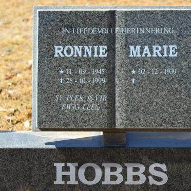 HOBBS Ronnie 1945-1999 &amp; Marie 1939-