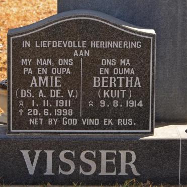 VISSER A.De.V. 1911-1998 &amp; Bertha KUIT 1914-