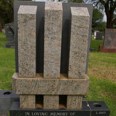 ENGELS Kenneth Moodie 1929-1992