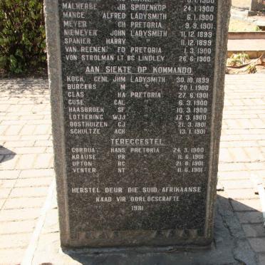 02. Monument ter ere van burgers wat gedurende die oorlog van 1899-1902 omgekom het en elders in hierdie kerkhof begrawe is