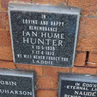 HUNTER Ian Hume 1939-1973