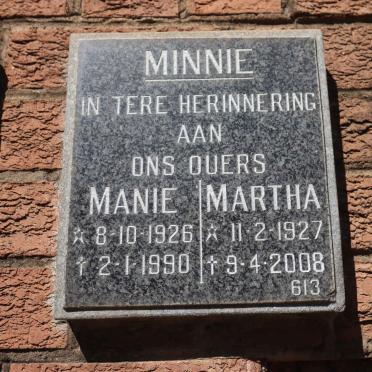 MINNIE Manie 1926-1990 &amp; Martha 1927-2008