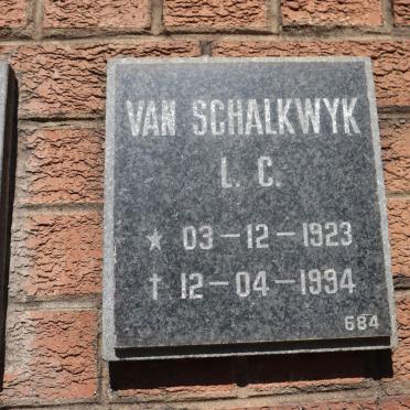 SCHALKWYK L.C., van 1923-1994