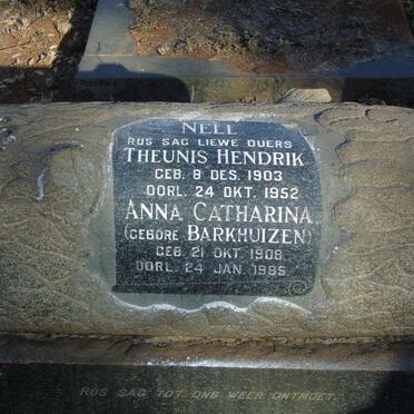 NELL Theunis Hendrik 1903-1952 & Anna Catharina BARKHUIZEN 1908-1985