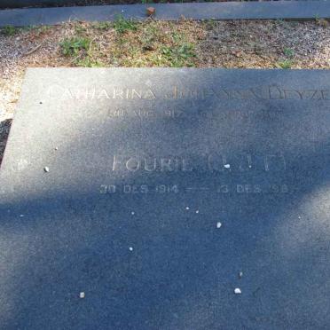 NIEKERK Fourie J.J.T. van 1914-195? &amp; Catharina Johanna DEYZEL 1917-
