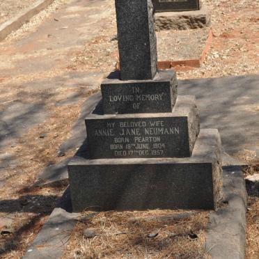 NEUMANN Annie Jane nee PEARTON 1904-1957