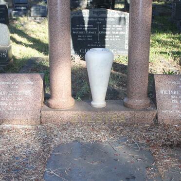 ZYLSTRA Jan 1906-1978 &amp; Wietske V.D. VAART 1903-1961