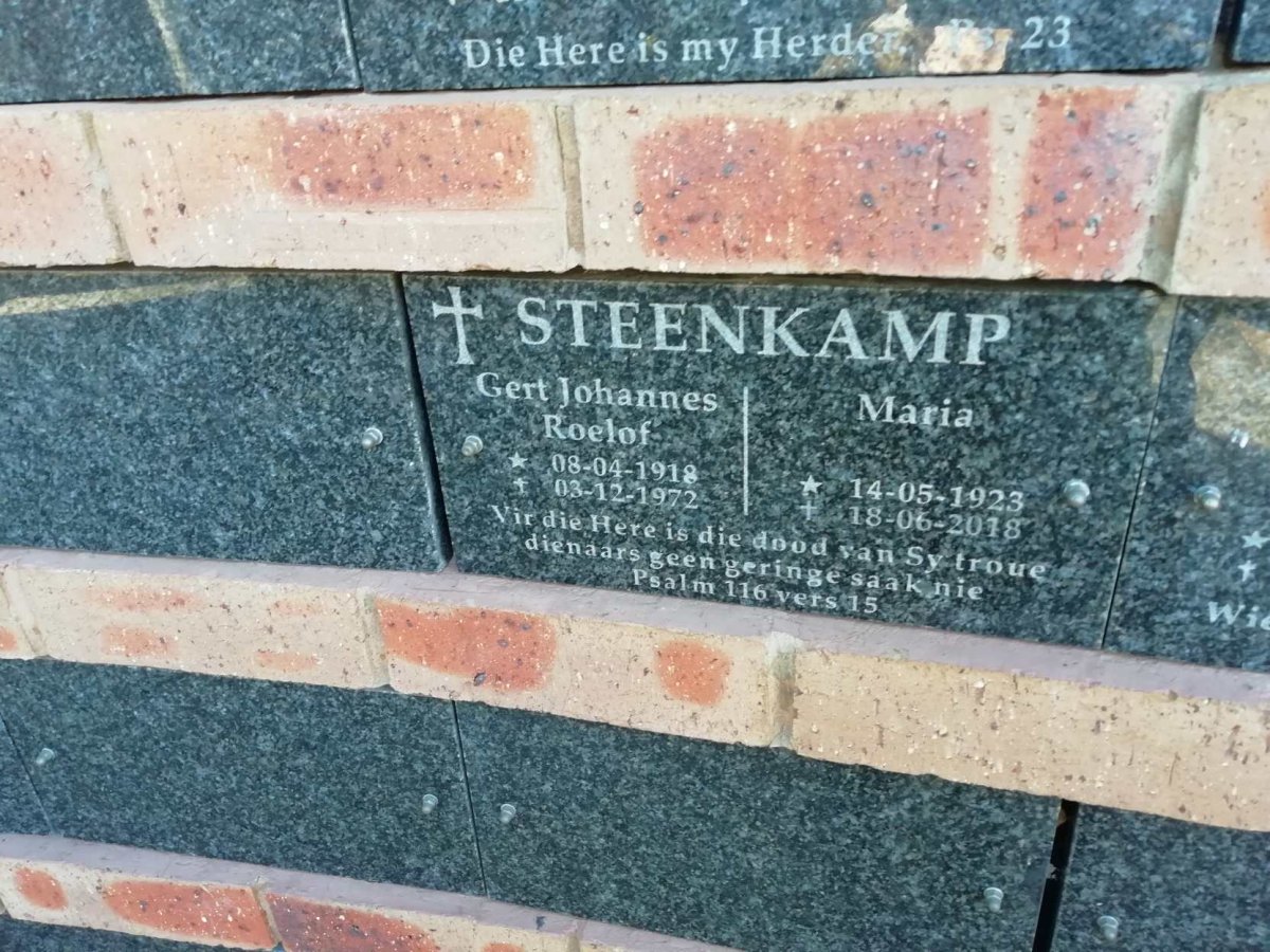 STEENKAMP Gert Johannes Roelof 1918-1972 &amp; Maria 1923-2018