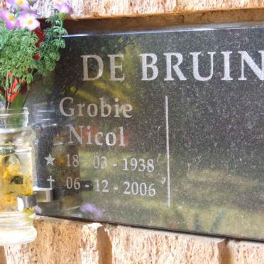 BRUIN Grobie Nicol, de 1938-2006