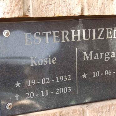 ESTERHUIZEN Kosie 1932-2003 &amp; Margaret 1936-