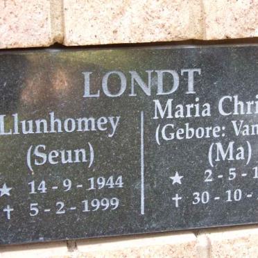 LONDT Llunhomey 1944-1999 :: LONDT Maria Christina nee VAN DYK 1921-2011