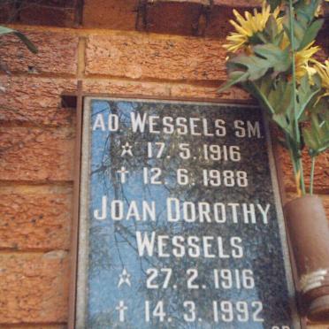 WESSELS S.M. 1916-1988 &amp; Joan Dorothy 1916-1992