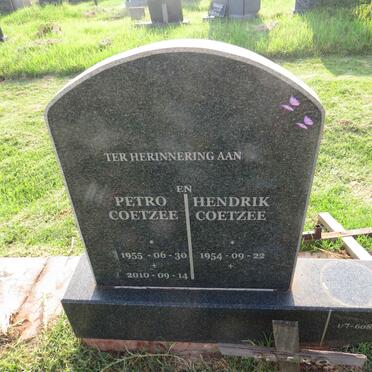 COETZEE Hendrik 1954- & Petro 1955-2010
