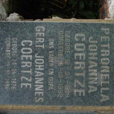 COERTZE Gert Johannes 1926-1996 &amp; Petronella Johanna 1939-1992