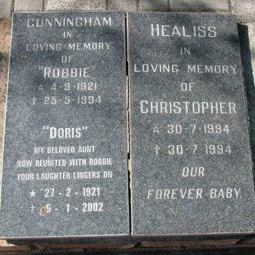 CUNNINGHAM Robbie 1921-1994 &amp; Doris 1921-2002 :: HEALISS Christopher 1994-1994