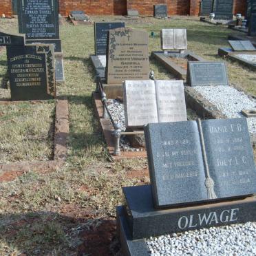 OLWAGE Danie F.B. 1892-1982 &amp; Joey L.C. 1898-1964