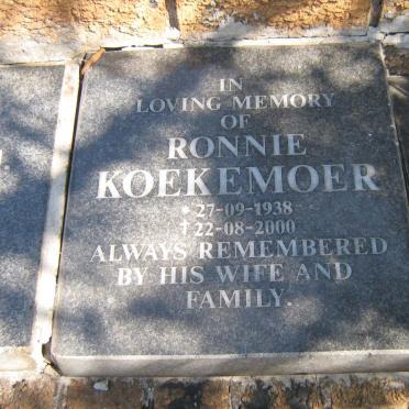 KOEKEMOER Ronnie 1938-2000