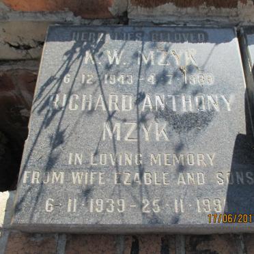 MZYK Richard Anthony 1939-1991 :: MZYK K.W. 1943-1989