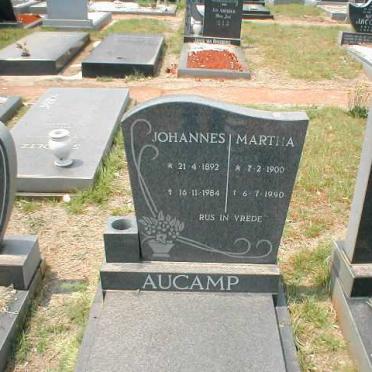 A - Surnames :: Vanne - A