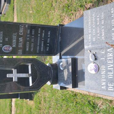 CRUZ Manuel da Silva 1911-1993 :: DE OLIVEIRA Antonio J.C. 1937-2005 :: PEPLER Derek 1953-2003