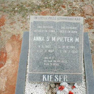 KIESER Pieter M. 1915-1992 &amp; Anna S.M. 1922-1987
