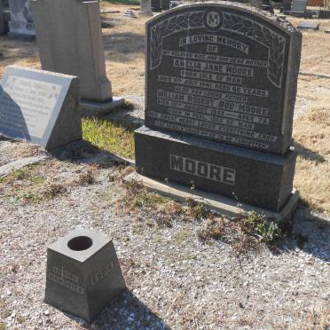 MOORE William Robert -1952 &amp; Amelia Jane -1941