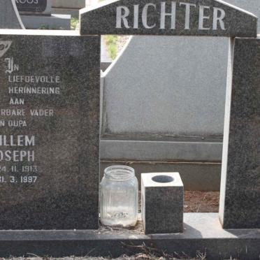 RICHTER Willem Joseph 1913-1997 &amp; Anna Elizabeth Johanna 1910-1982