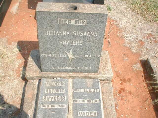 SNYDERS Frederik Antonie -1953 &amp; Johanna Susanna 1903-1972
