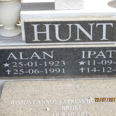 HUNT Alan 1923-1991 &amp; Ipatia 1923-2010