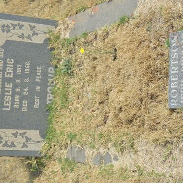 TROLLIP Leslie Eric 1913-1956 :: ROBERTSON Avril Phyllis nee TROLLIP 1915-2000