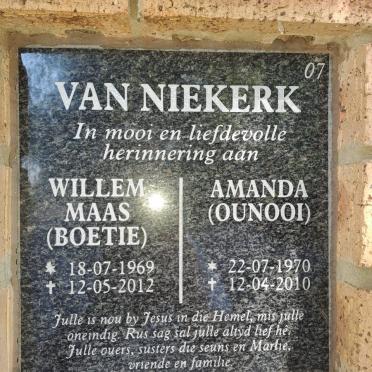 NIEKERK Willem Maas, van 1969-2012 &amp; Amanda 1970-2010