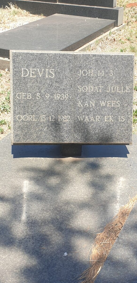 ? DEVIS 1939-1982