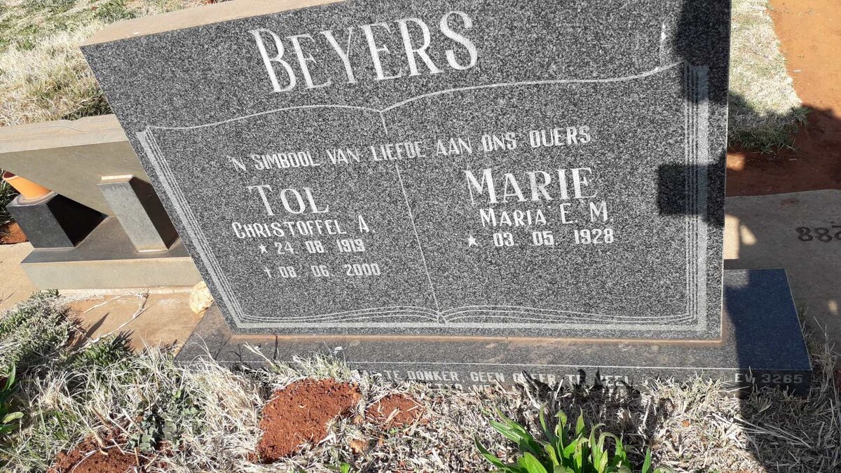 BEYERS Christoffel A. 1919-2000 & Maria E.M. 1928- 