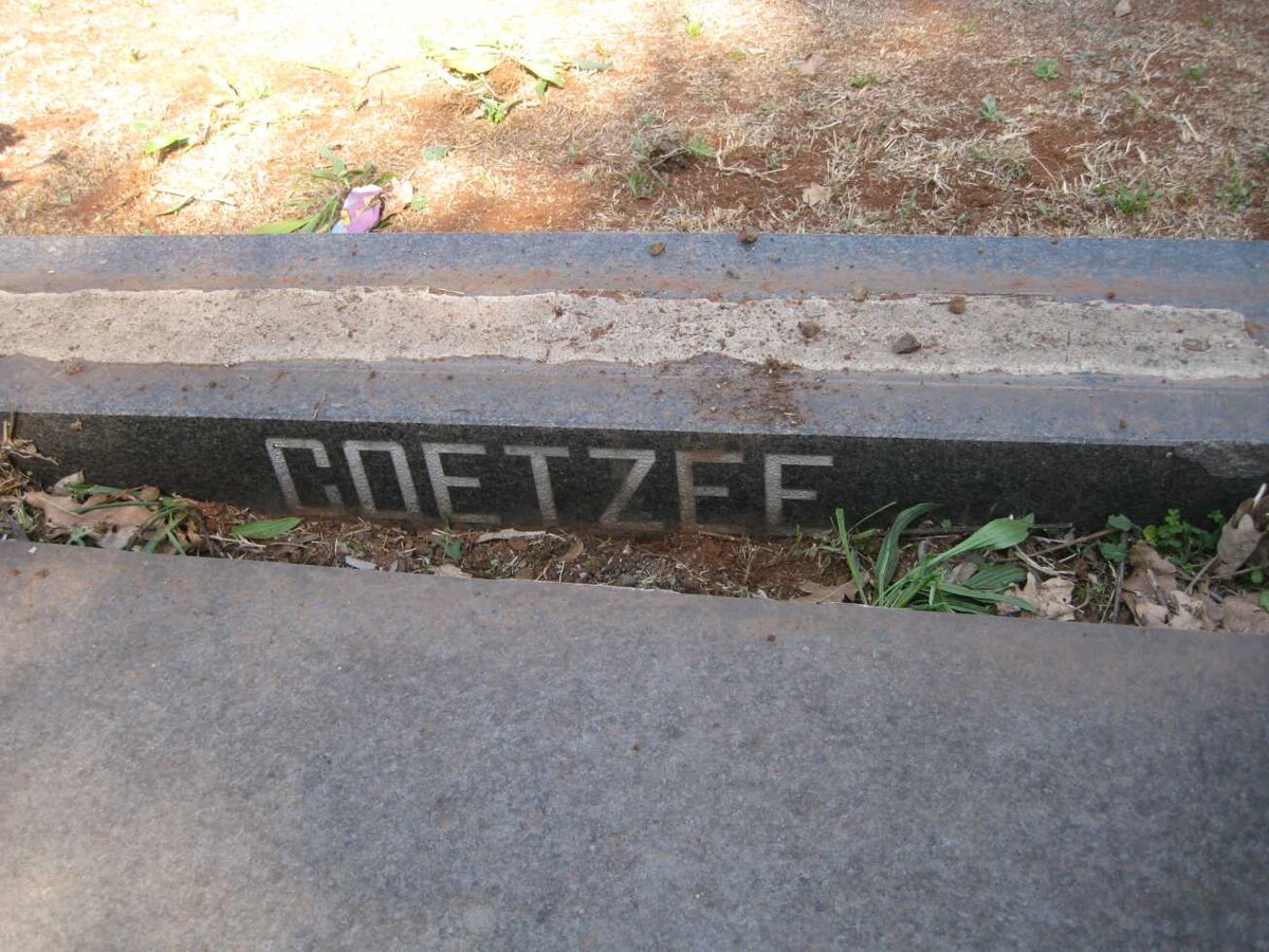 COETZEE Lukas Abraham 1919-1986 & Elizabeth 1927-2000_2