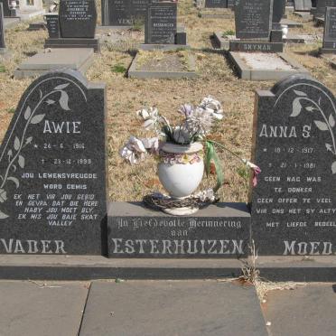 ESTERHUIZEN Awie 1916-1999 &amp; Anna S. 1917-1981