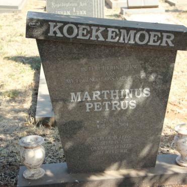 KOEKEMOER Marthinus Petrus 1937-2004