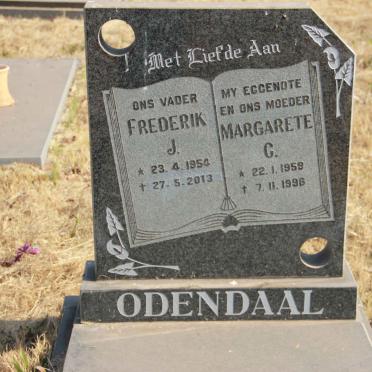 ODENDAAL Frederik J. 1954-2013 &amp; Margarete C. 1959-1996