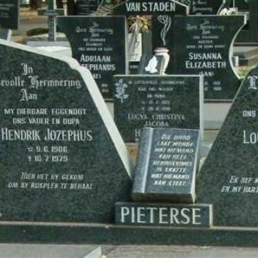 PIETERSE Hendrik Jozephus 1906-1979 &amp; Louisa Maria 1914-2000
