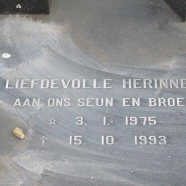 ROBBERTZE Robbie 1945- &amp; Marie C. 1945-2004 :: ROBBERTZE Braam 1975-1993