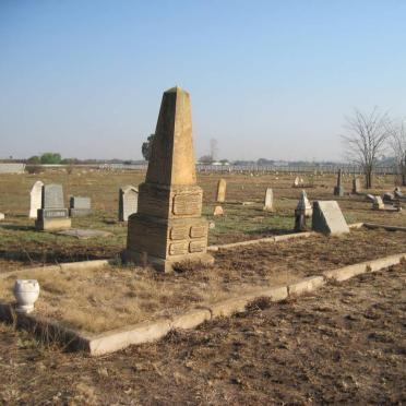 2. Gedenknaald / Memorial obelisk Central Colliery fire 1905