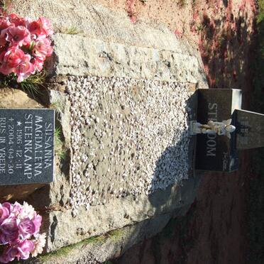 STEENKAMP Susanna Magdalena 1916-2004 :: STRYDOM Baba 1958-1958