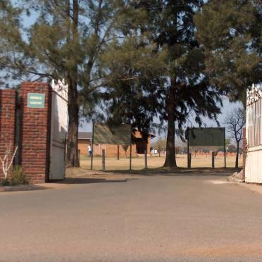 1. Entrance to Kromvlei cemetery