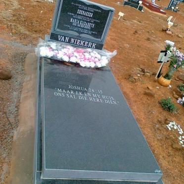 NIEKERK Ebenaezer, van 1926-2010 &amp; Maria Elizabeth VAN DER MERWE 1929-1999