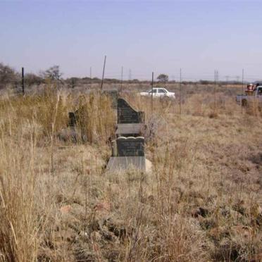 Gauteng, VEREENIGING district, Suikerbosrand Game Reserve, Schoongezicht 378, farm cemetery_1