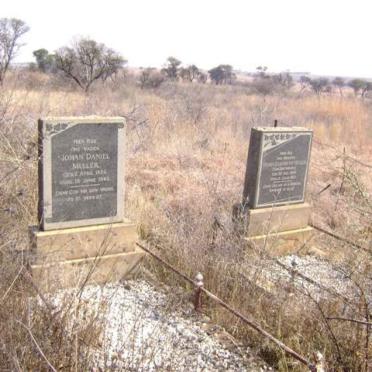 Gauteng, VEREENIGING district, Meyerton, Boskop, farm cemetery_2