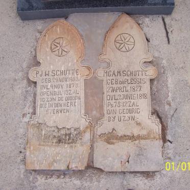 Gauteng, MERAFONG district, Fochville, Buffelsdoorn 143_2, farm cemetery