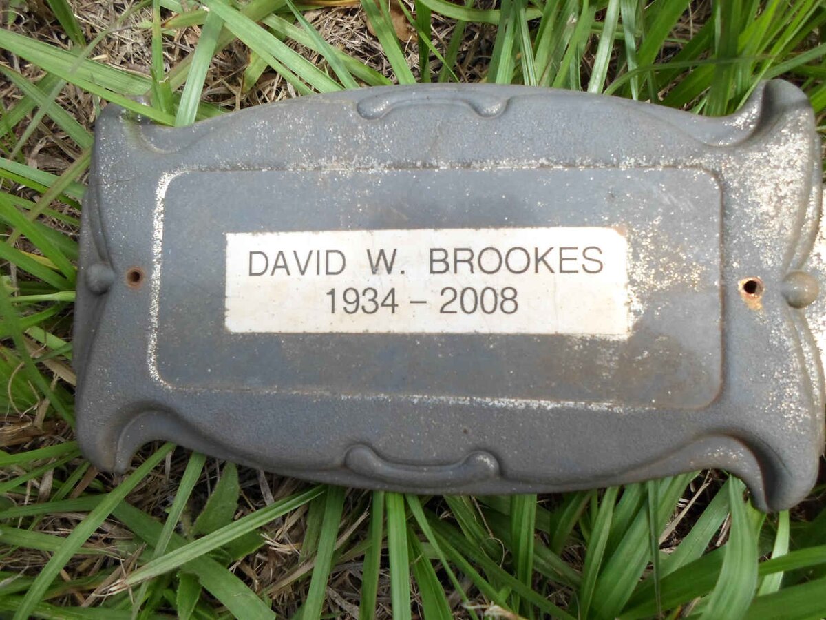 BROOKES David W. 1934-2008